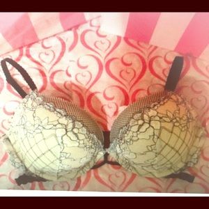 Victoria’s Secret Sexy Bombshell Plunge Bra 36C💋